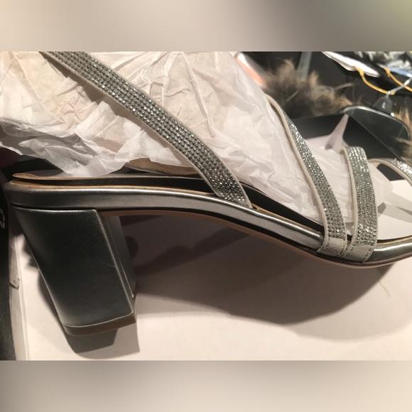 Naturalizer Sandals w/heel. Silver shimmer. Brand new. Style Vanessa2. Size 12M. - Picture 2 of 5